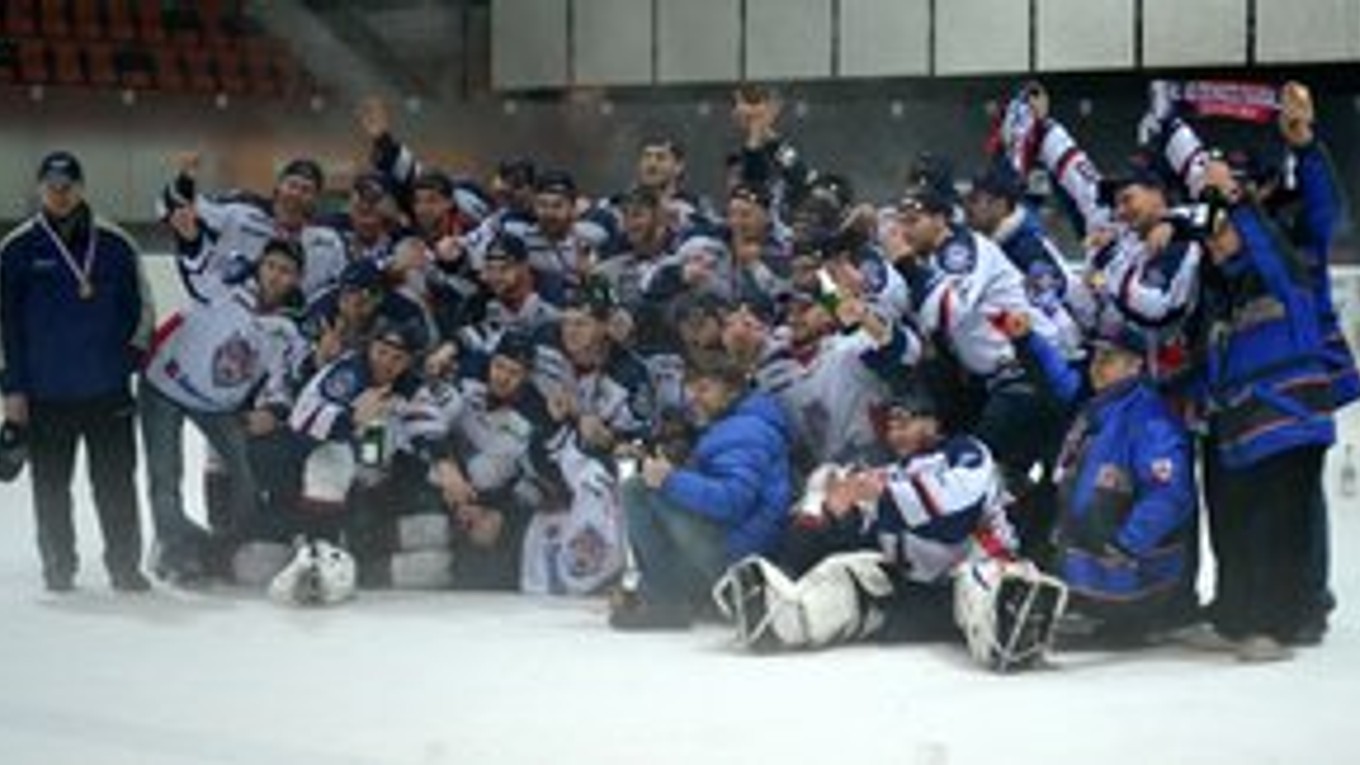 Víťaz prvej hokejovej ligy. Bardejovčania obhájili vlaňajšie prvenstvo.