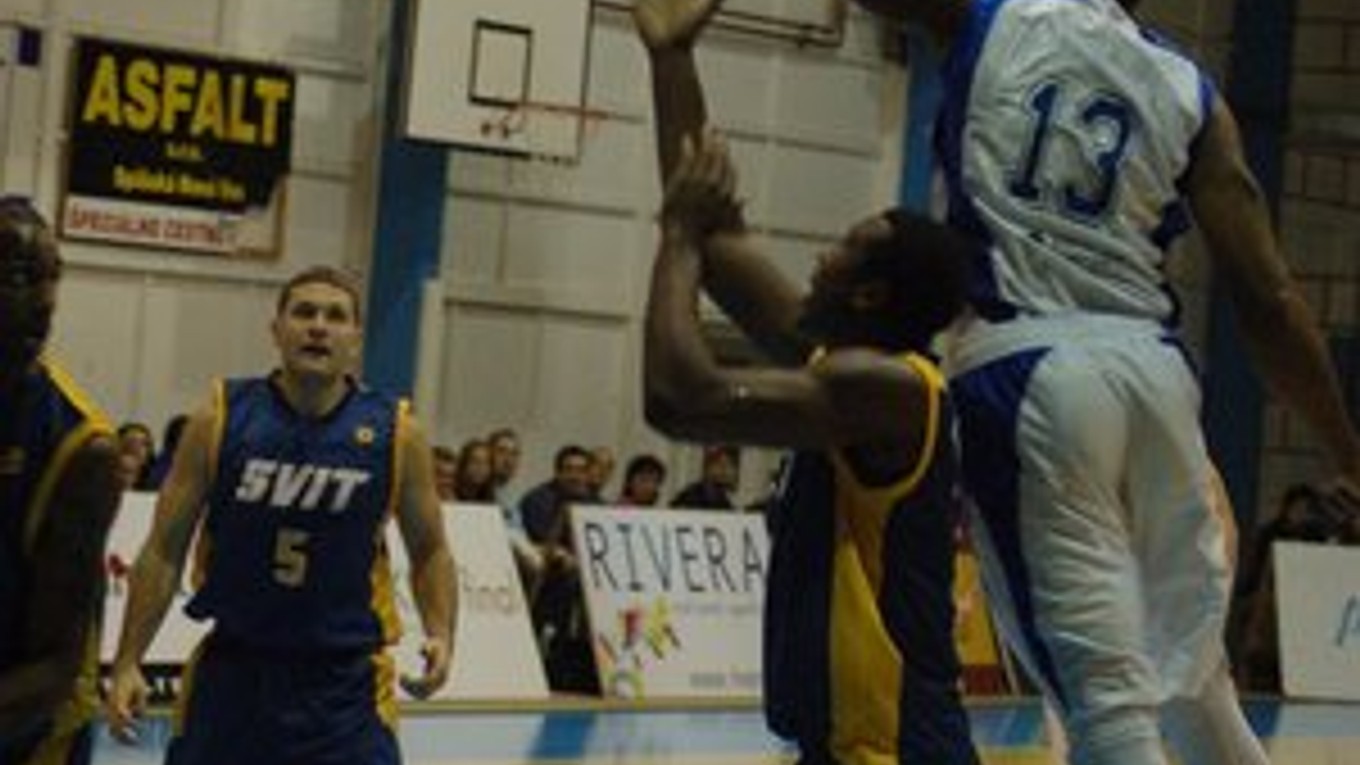 Kvalitné derby. Do posledných sekúnd sa nevedelo, kto strhne vedenie na svoju stranu.