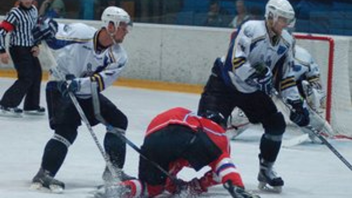 Späť na ľade. Pavol Gurčík (vľavo) sa vrátil k hokeju.
