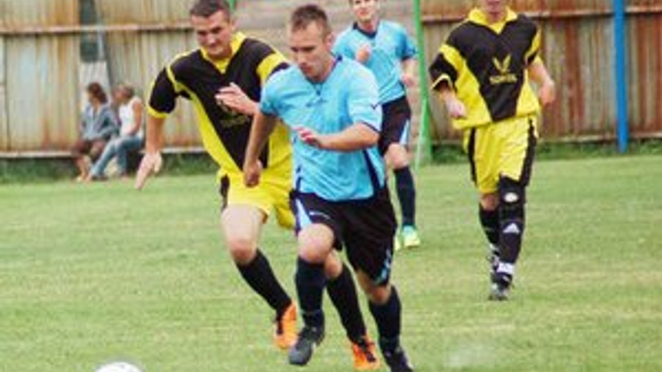 Šesťgólová kanonáda v Chrasti nad Hornádom. Prvú prehru v sezóne 2012/2013 utrpeli Prakovčania v Chrasti nad Hornádom, odkiaľ odchádzali s vysokou nádielkou šiestich gólov.