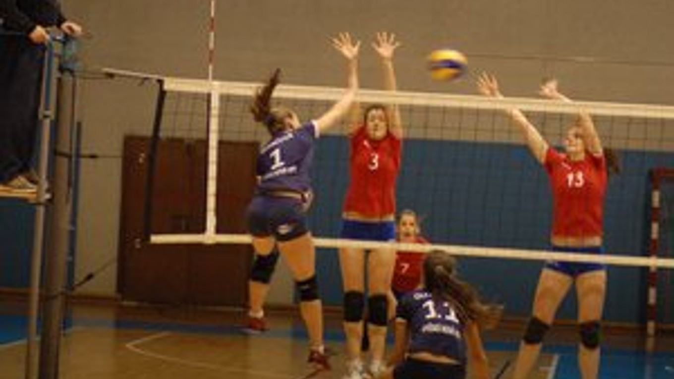 Dlho nehrala. Terézia Slančová (vľavo) je opäť zdravotne v poriadku a pripravená zasiahnuť do extraligových bojov.