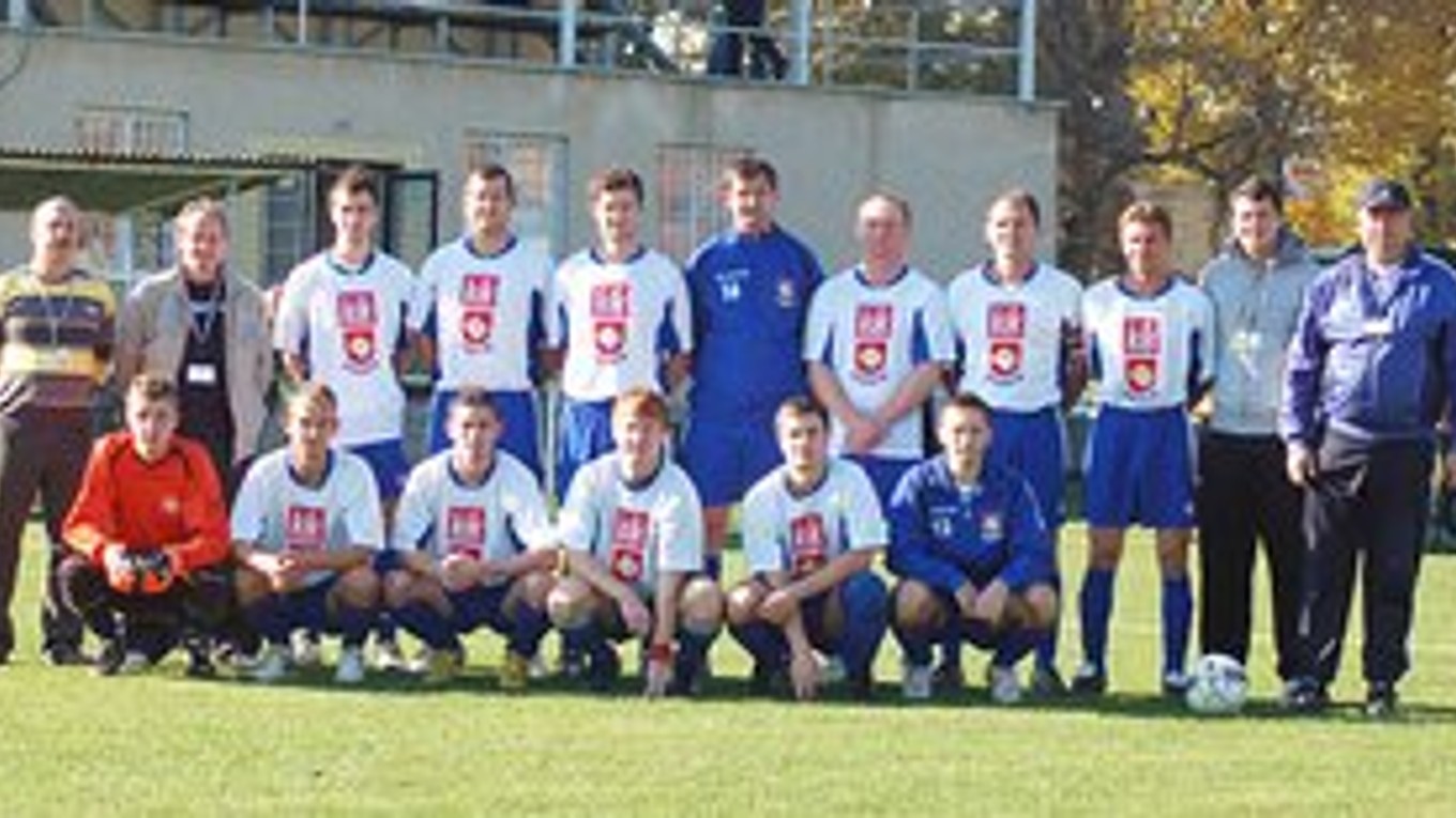 TJ Družstevník Odorín. V nedeľu v rušnom stretnutí uhrali Odorínčania (na snímke) s nováčikom z Richnavy remízu.