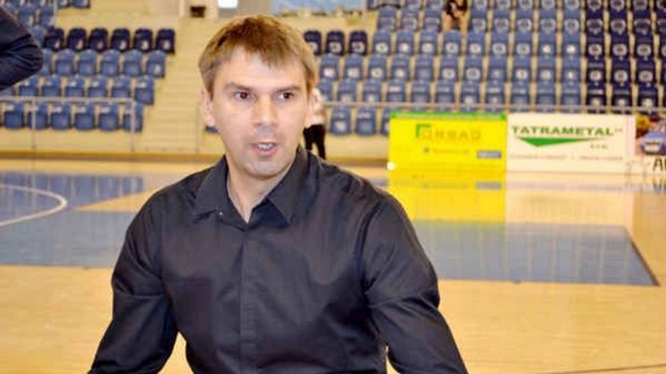 Tréner BAM Poprad. Igor Skočovski a jeho zverenky majú po sezóne.