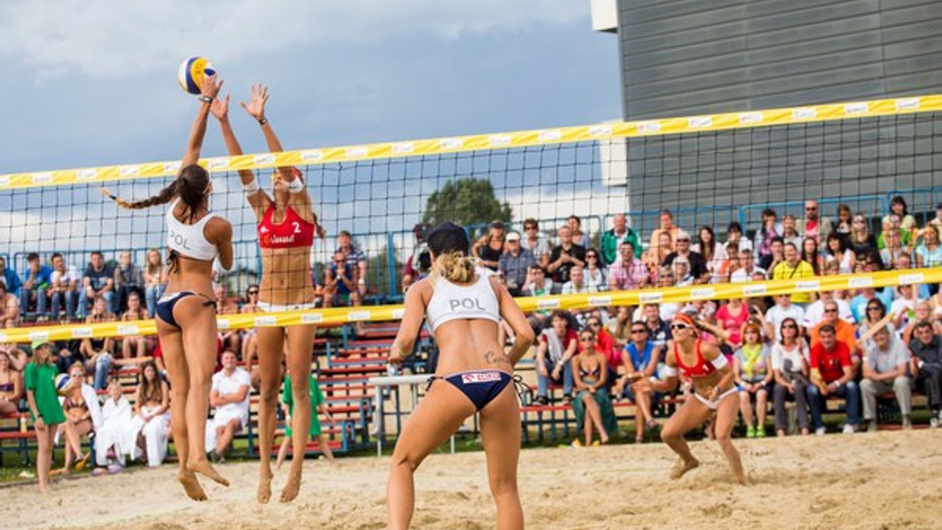 Plážový volejbal. V Poprade sa bude na čo pozerať.