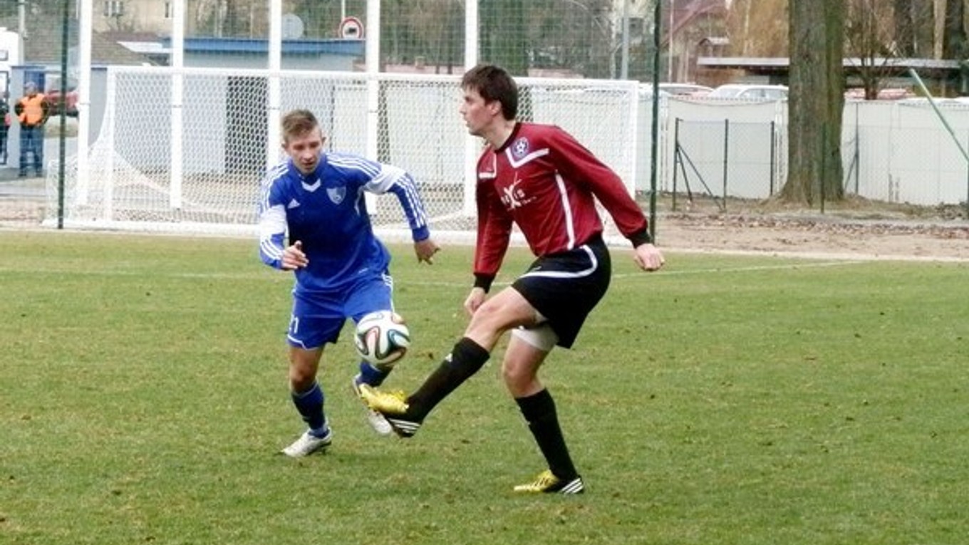 Jozef Tropp (vľavo) je defenzívnou oporou FK Poprad.