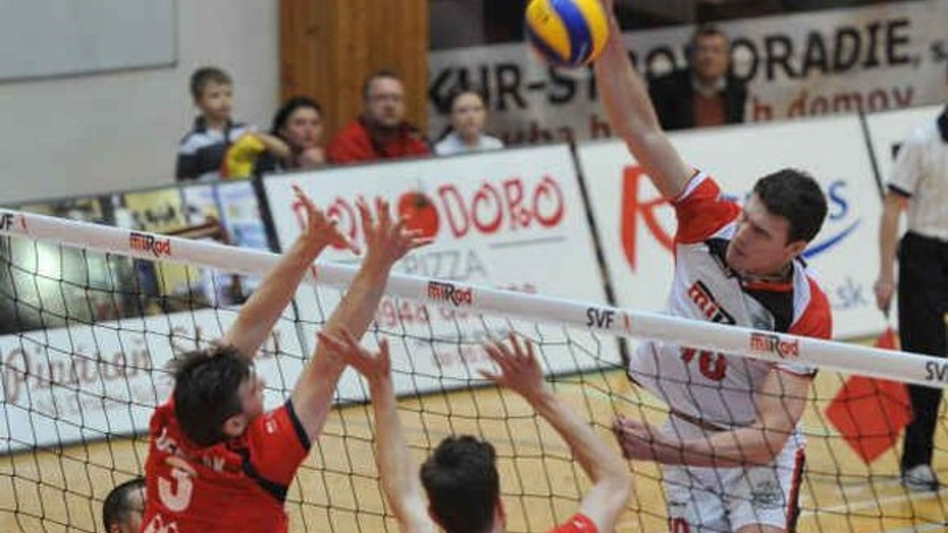 Prešovčania doma nezakopli. Útočí Ľuboš Macko (vpravo).