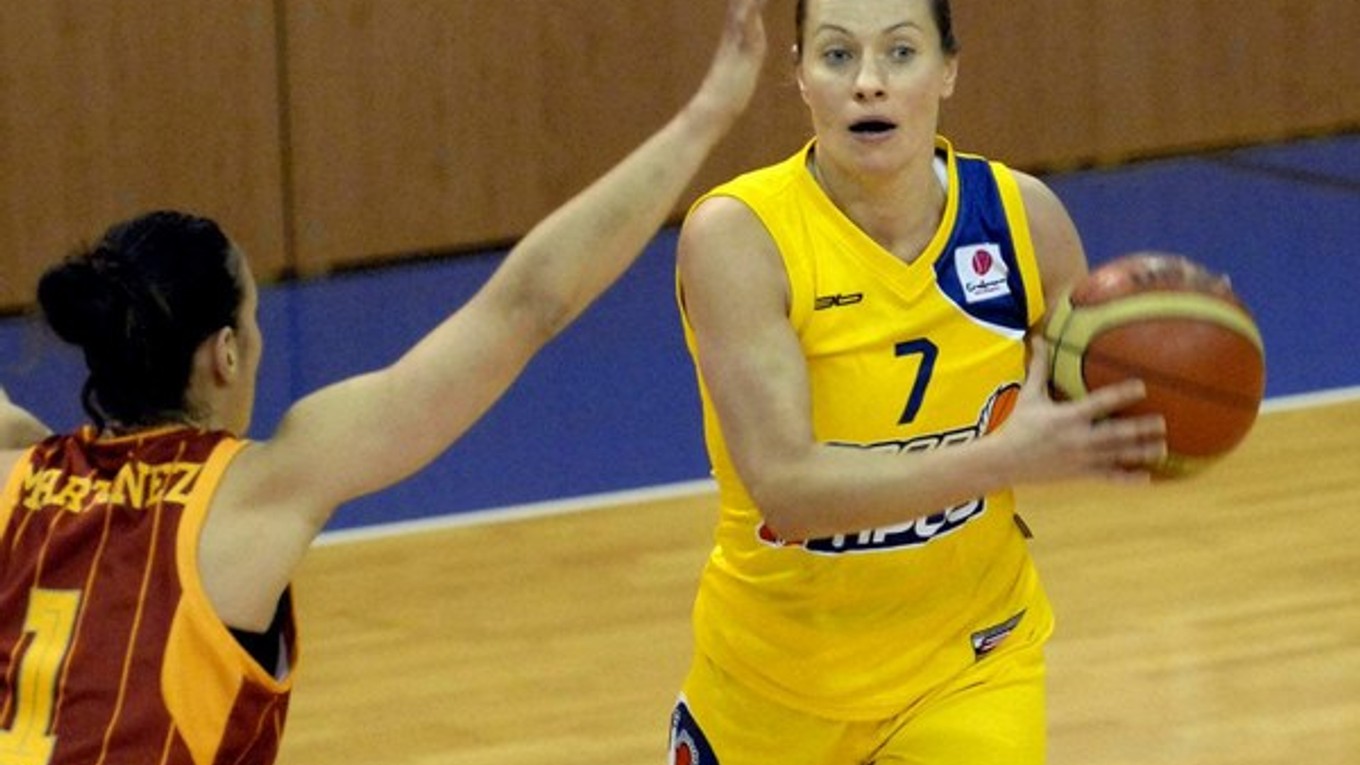 Ťahala mužstvo vo Francúzsku. Žirková bola najlepšou hráčkou.