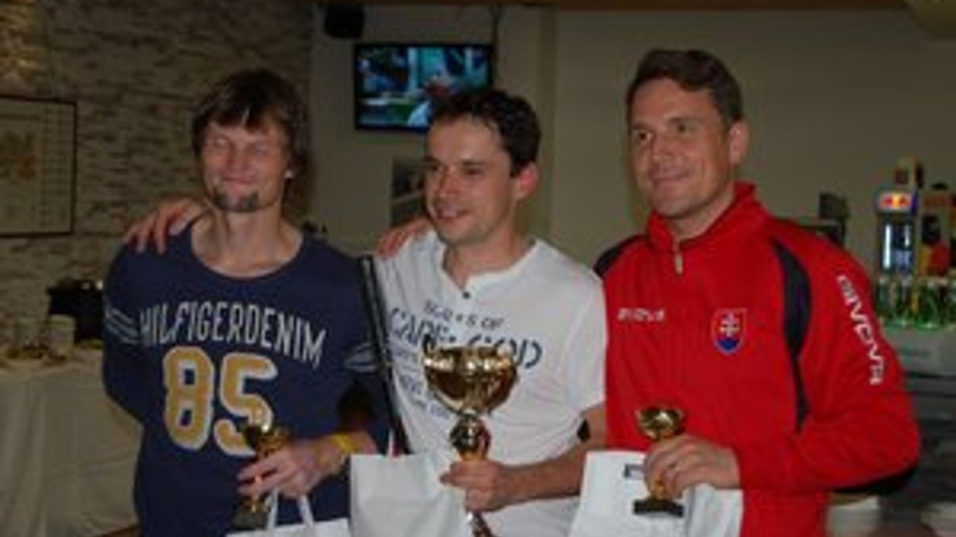 Kategória 35+. Miroslav Masarčin (Imet Bratislava), Mikuláš Macko (Baldi squash klub Košice), Ivan Jančička (Relaxy Hlohovec).