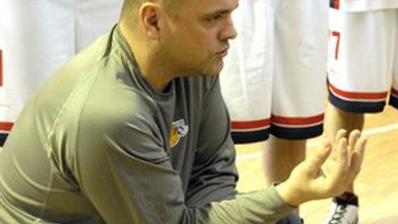 Tréner KB Slávia TU Košice Juraj Gacík.