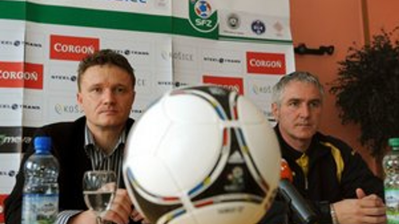 Zľava športový riaditeľ MFK Košice Ivan Kozák a tréner Ladislav Šimčo.