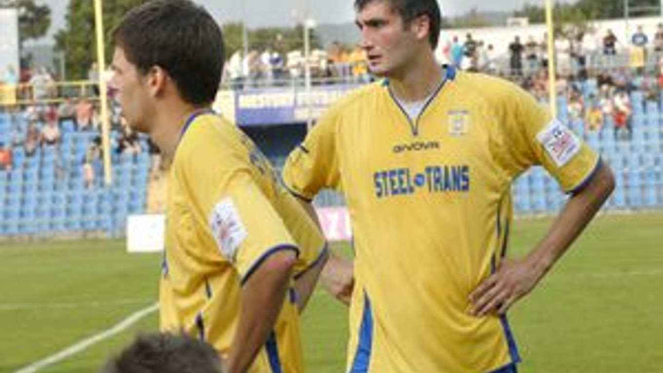 Ivan Djokovič. Nečaká pekný futbal.