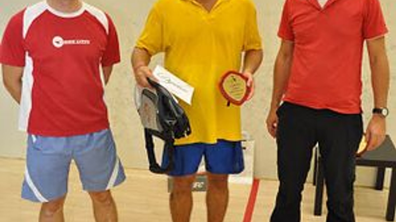Ladislav Kišš. Hráč košického Baldi squash klubu (v strede) vo finále prehral.