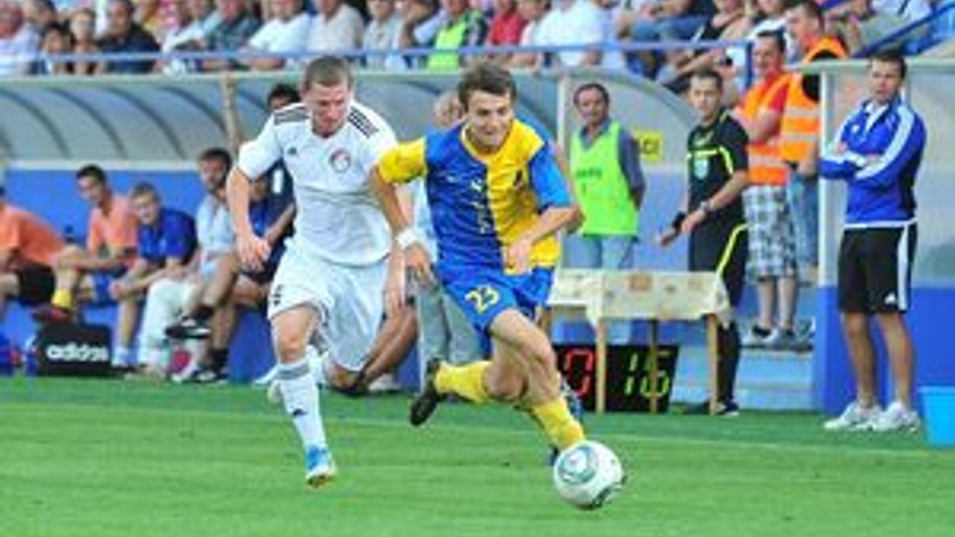 Gól na body nestačil. Róbert Kovaľ (vpravo) otváral v Podbrezovej skóre, MFK Zemplín však vedenie neudržal.