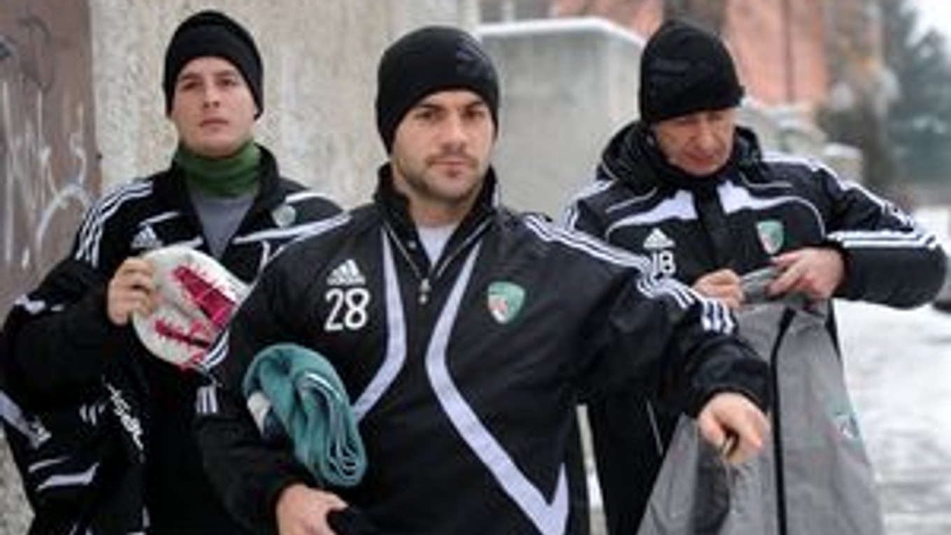 Prešovčania odštartovali zimnú prípravu. Zľava Ľuboš Belejík, Tomáš Josl a asistent trénera Jaroslav Belejčák.