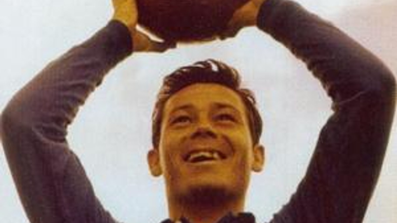 Francúz Just Fontaine. Vo Švédsku 1958 dal sám 13 gólov.