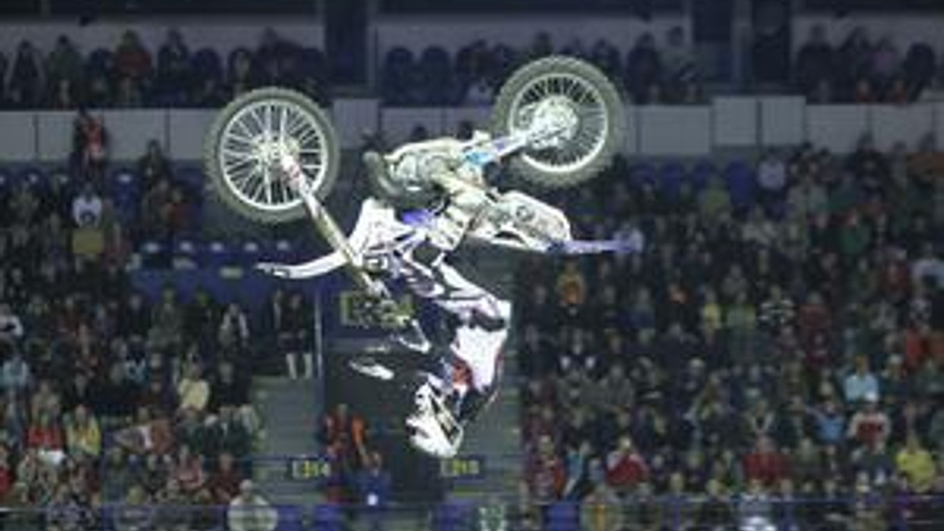 Backflip v podaní víťaza prvého ročníka Francúza Bizuoarda.