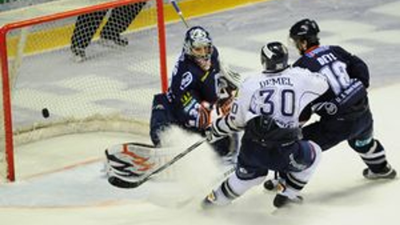 Július Hudáček v košickej bráne robil, čo mohol. Počas zápasu zlikvidoval dve trestné strieľania, ale v samostatných nájazdoch ho prekonal Lažo.