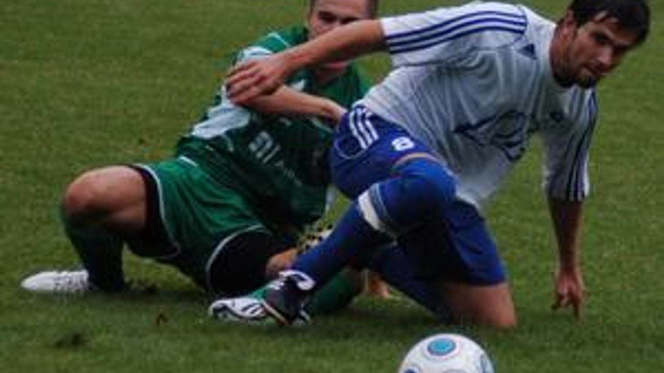 Bojovali. Proti juniorom Prešova spišskonovoveskí futbalisti bojovali, ale v tomto súboji im asi nebolo súdené streliť gól, resp. bodovať.
