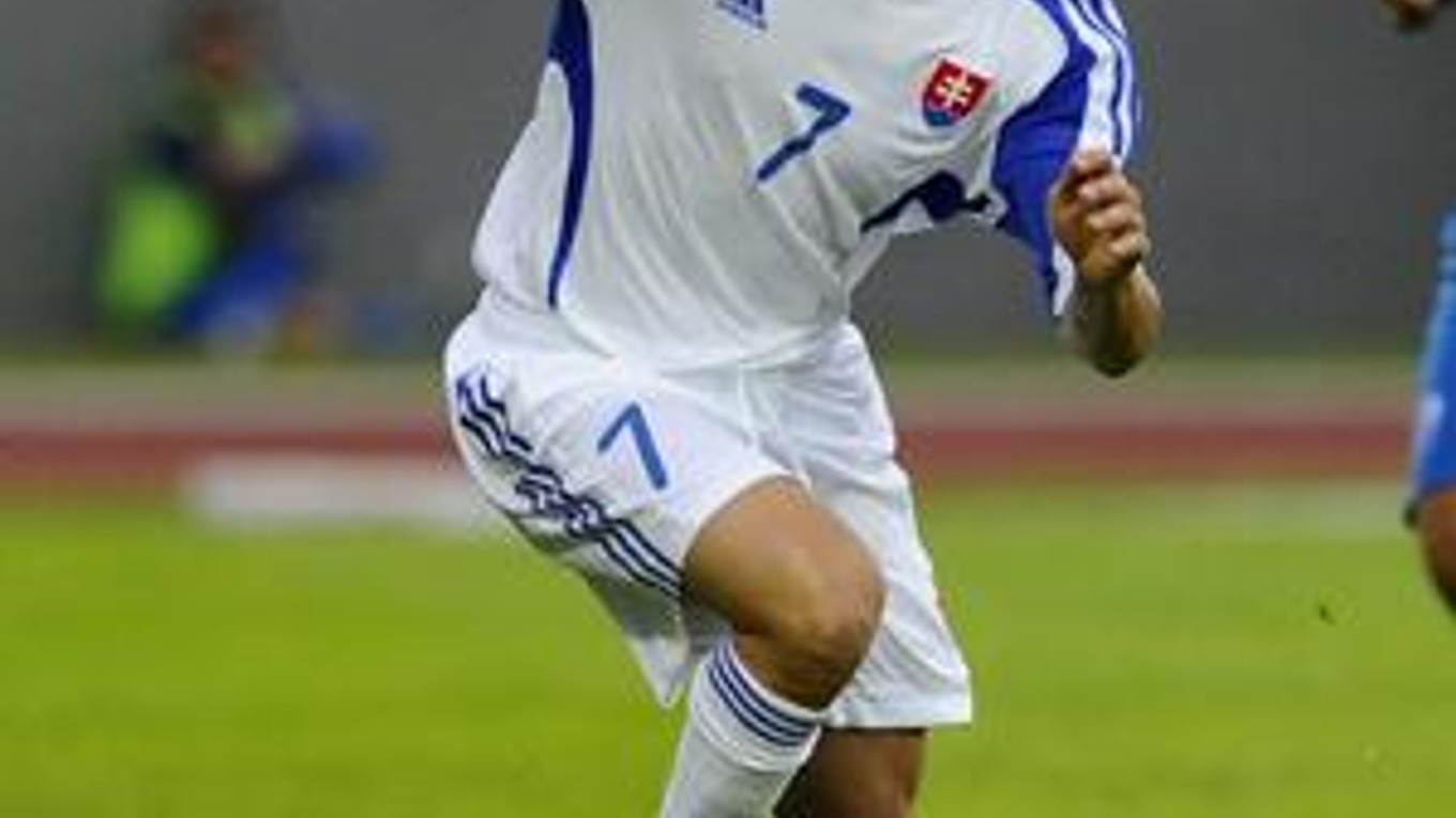 V reprezentačnom drese. S loptou dokáže parádne veci.