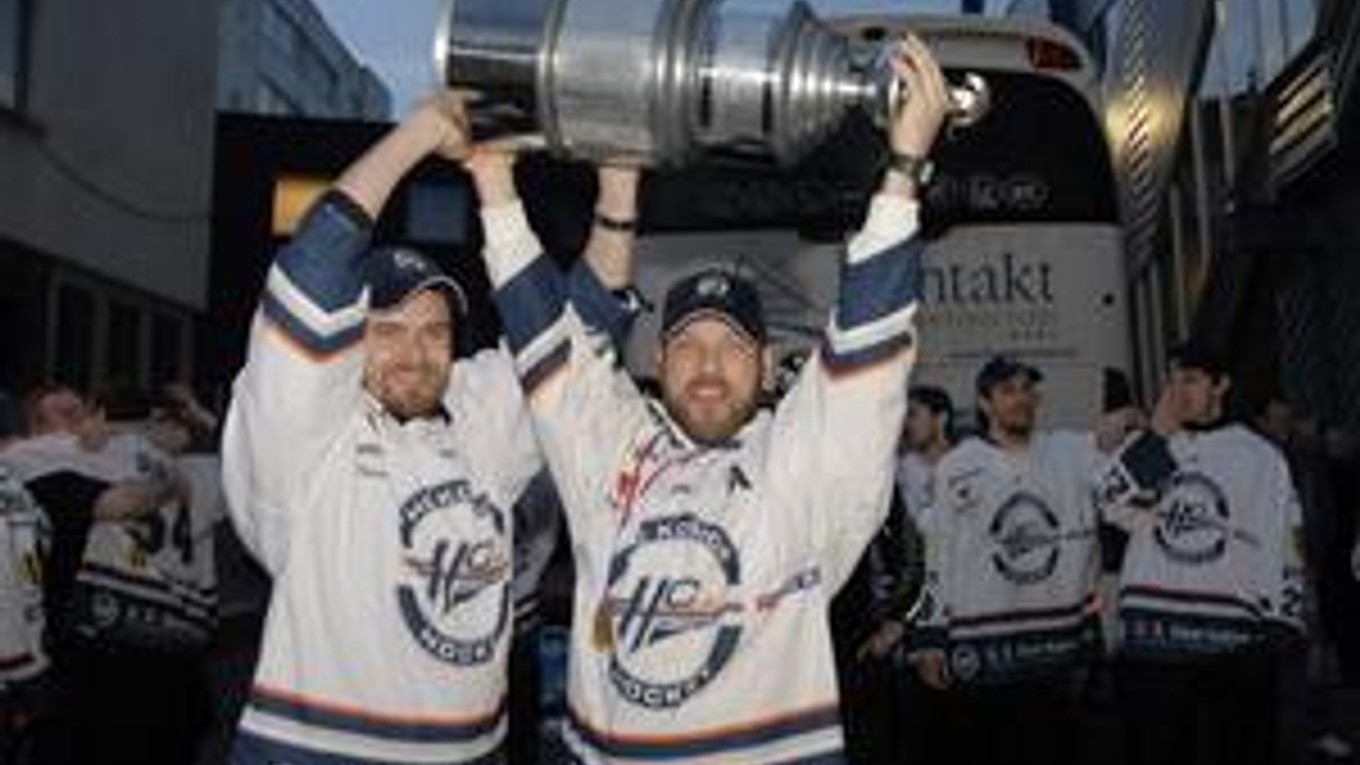 Verný. V Košiciach by Kmiť (vpravo) chcel oslavovať aj ďalší titul.