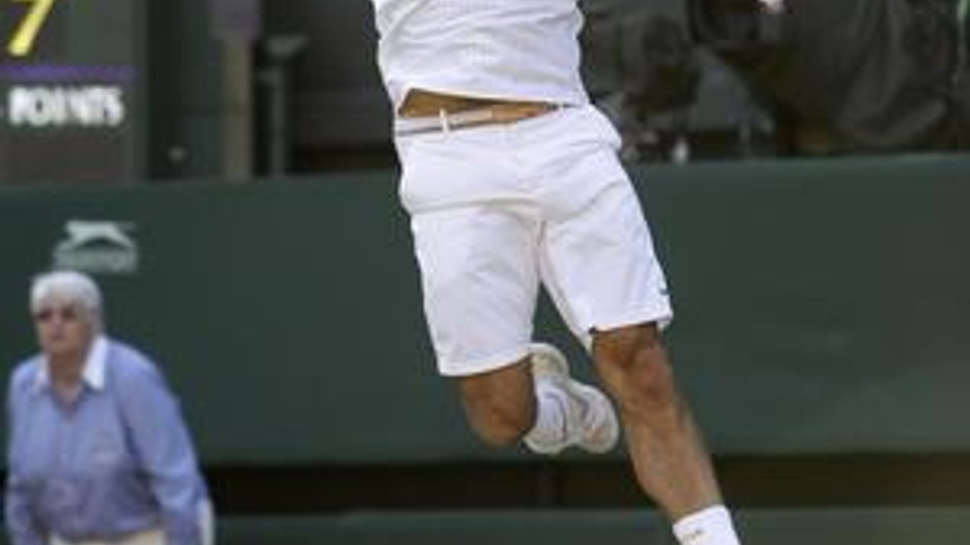 Šampión. Federer v megadráme zlomil odpor Roddicka.