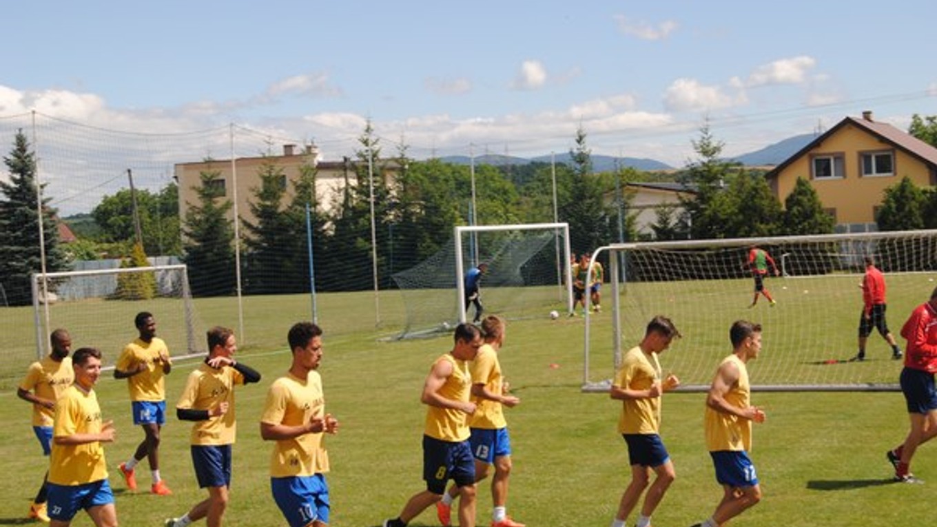 Do prípravy sa zapojili i nové tváre. Medzi nimi aj Ludjino Hoyer (úplne vľavo).