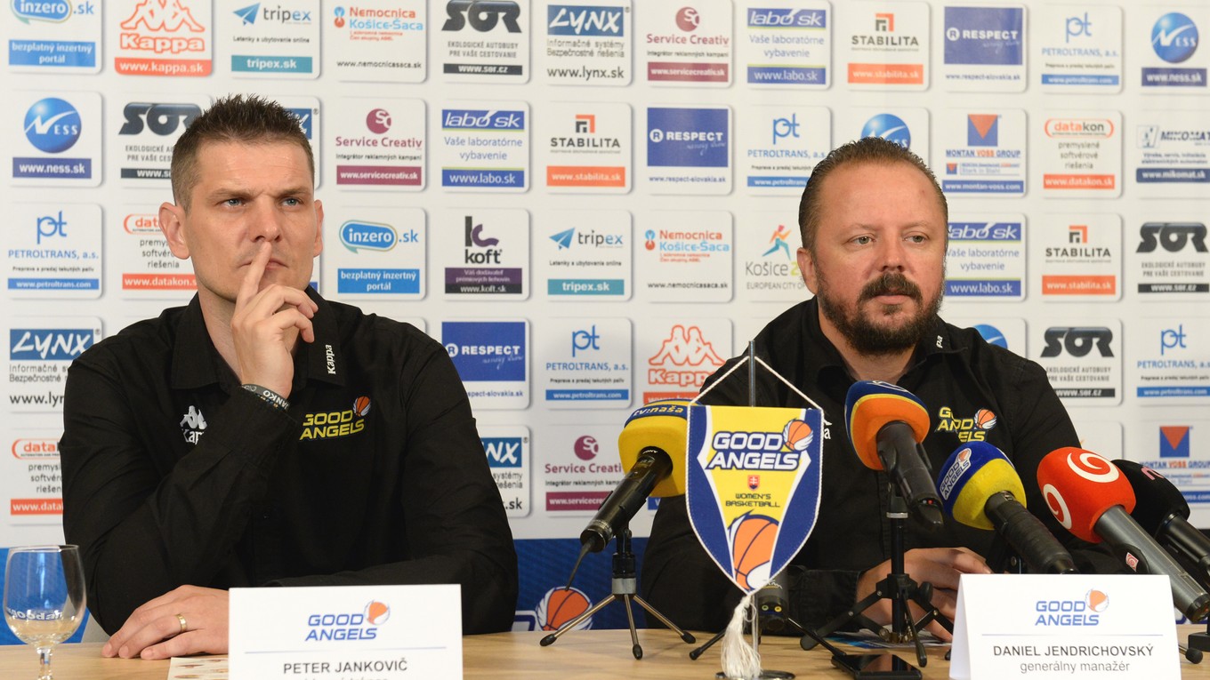 Zľava hlavný tréner GA Košice Peter Jankovič a generálny manažér GA Košice Daniel Jendrichovský.