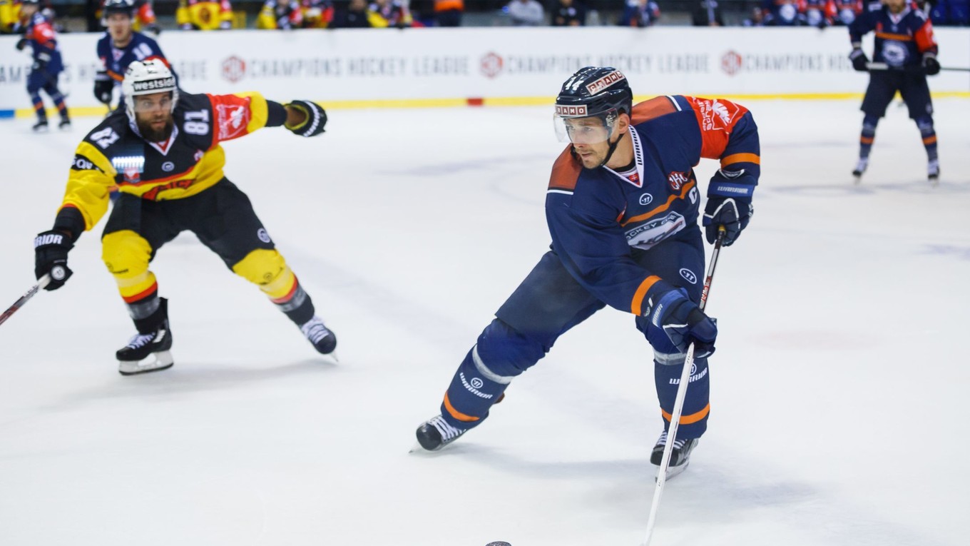 Získajú dnes Košičania prvé body? G. Spilar (vpravo) prenechá kapitánske céčko Nagyovi.