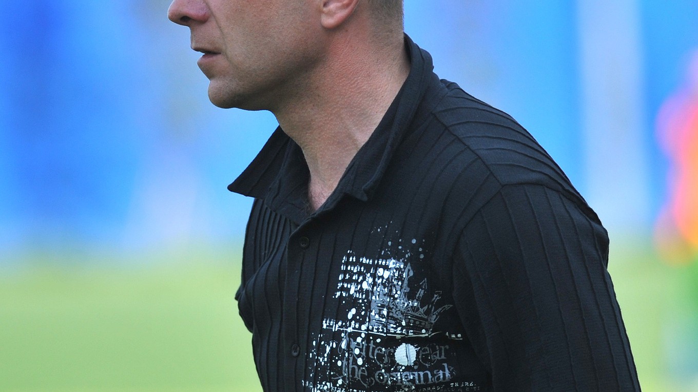 Tréner Sabinova Ľubomír Puhák. Jeho mužstvo zdolalo v derby juniorku Prešova.