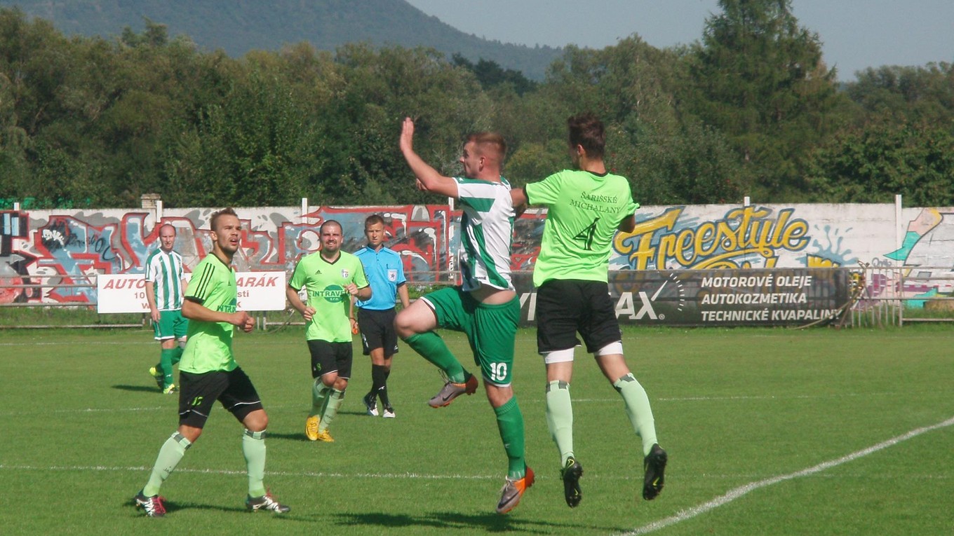 Koncert Š. Michalian. Zámutov (v zeleno-bielom) zdolali 5:0.