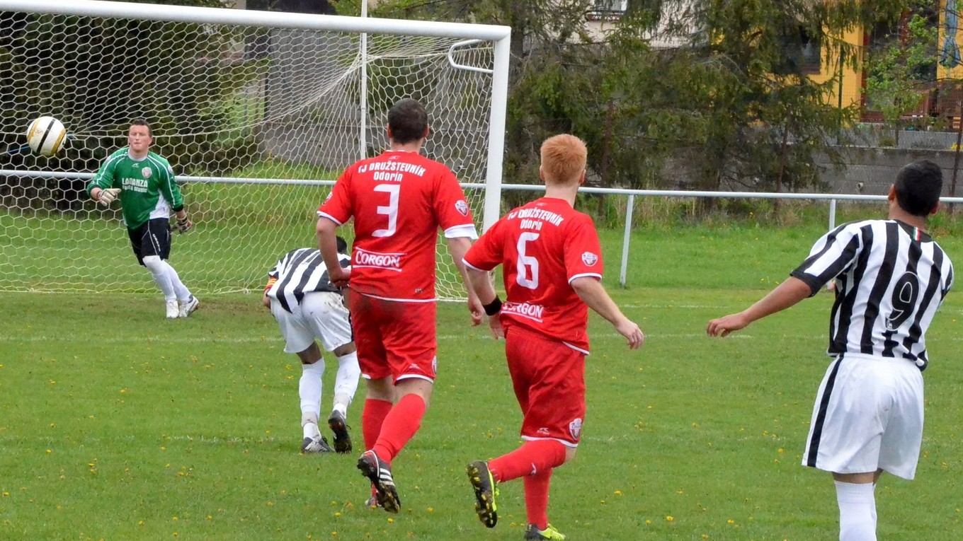Susedské derby pre hostí. Brankár Odorína Peter Duľa si v Jamníku udržal čisté konto a po roku tak hostia opäť brali všetky body.