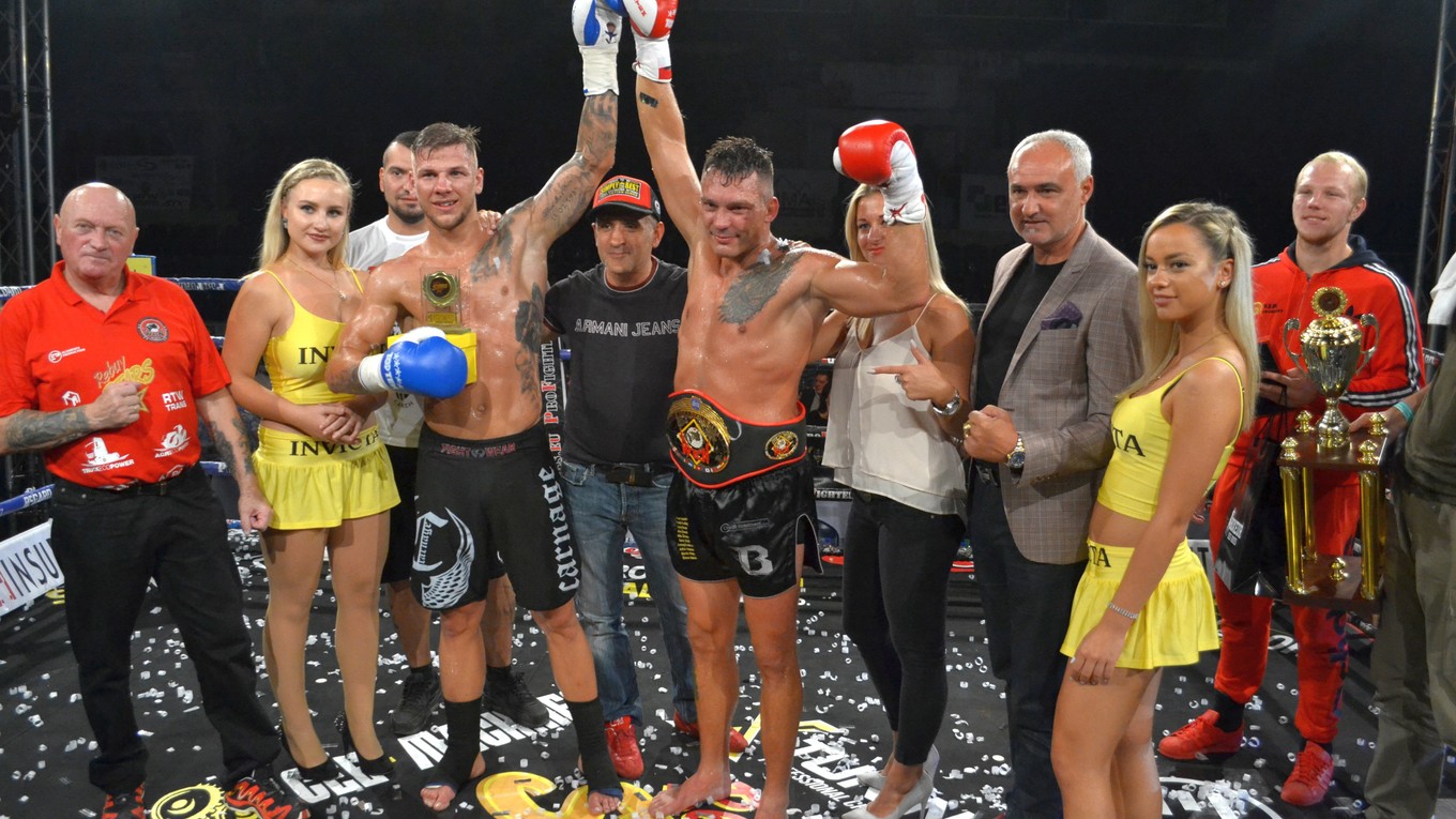 Vyvrcholenie galavečera. Opasok získal po tuhom boji Slovák Idranyi.