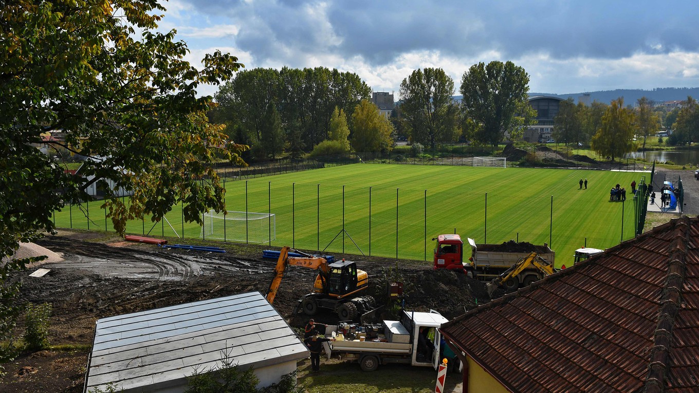 Na snímke pohľad na nové tréningové futbalové ihrisko vybudované pri Národnom trénigovom centre Slovenského futbalového zväzu v Poprade.