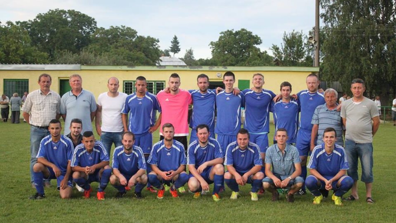 Mužstvo OFK Rakovec nad Ondavou. Prezimuje na prvom mieste siedmej ligy skupiny Západ.