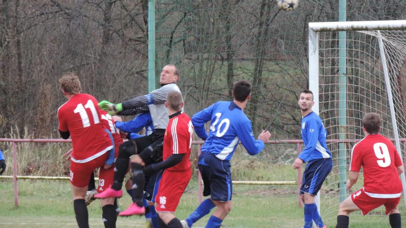 Úvodný gól duelu Krásny Brod – Belá nad Cirochou (3:0). 