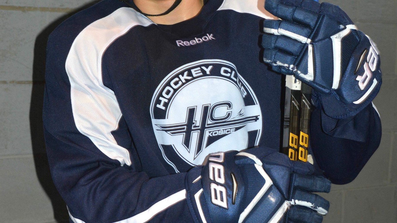 Po prvom tréningu v Košiciach. Mladík Patrik Koch má vystužiť obranu. 