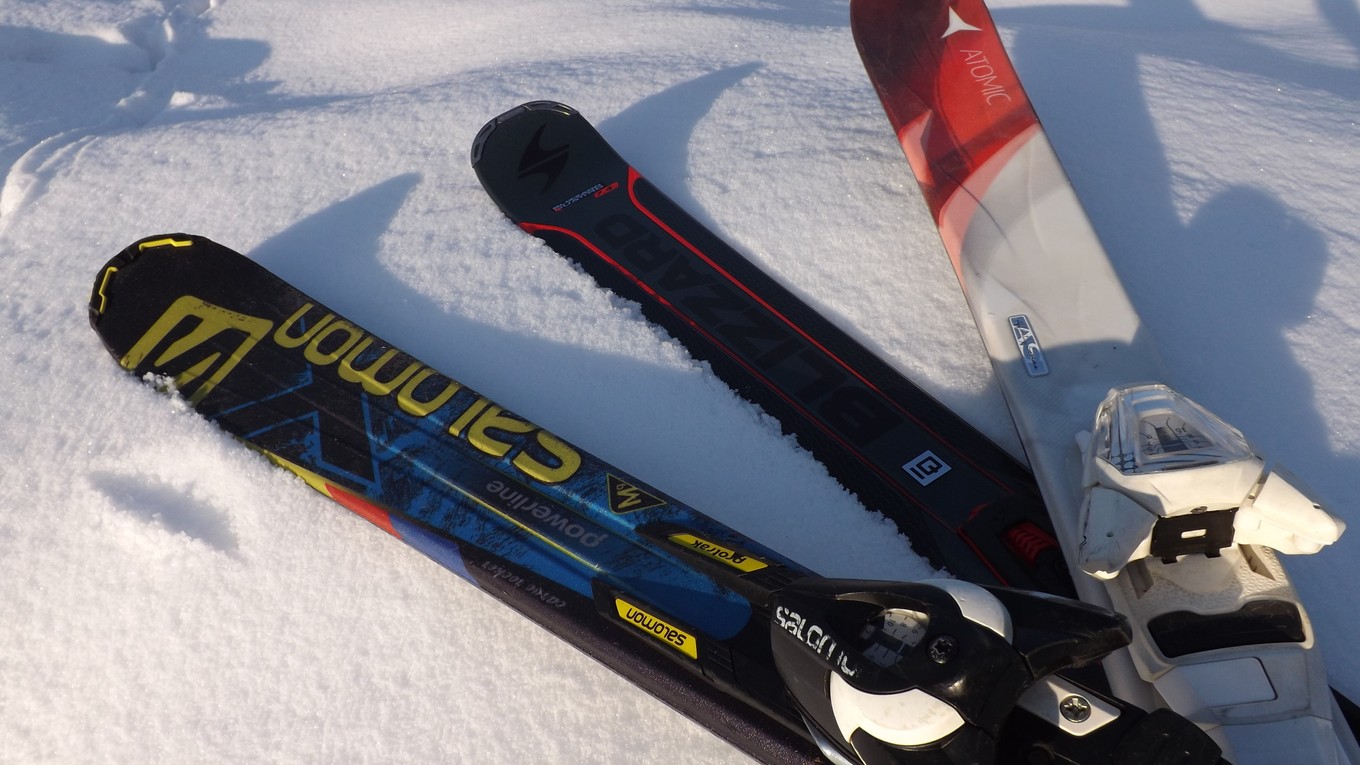 Neviete sa rozhodnúť pre nové alebo jazdené lyže? V novej predajni Dual Sport v Žiline vám poradia.