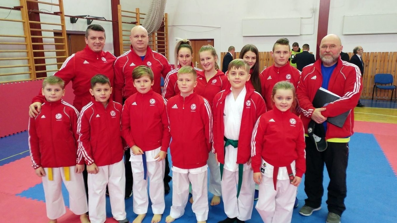 Desiatka pretekárov s trénermi. Karatisti ŠKM-KK Stará Ľubovňa zabodovali v Košiciach.