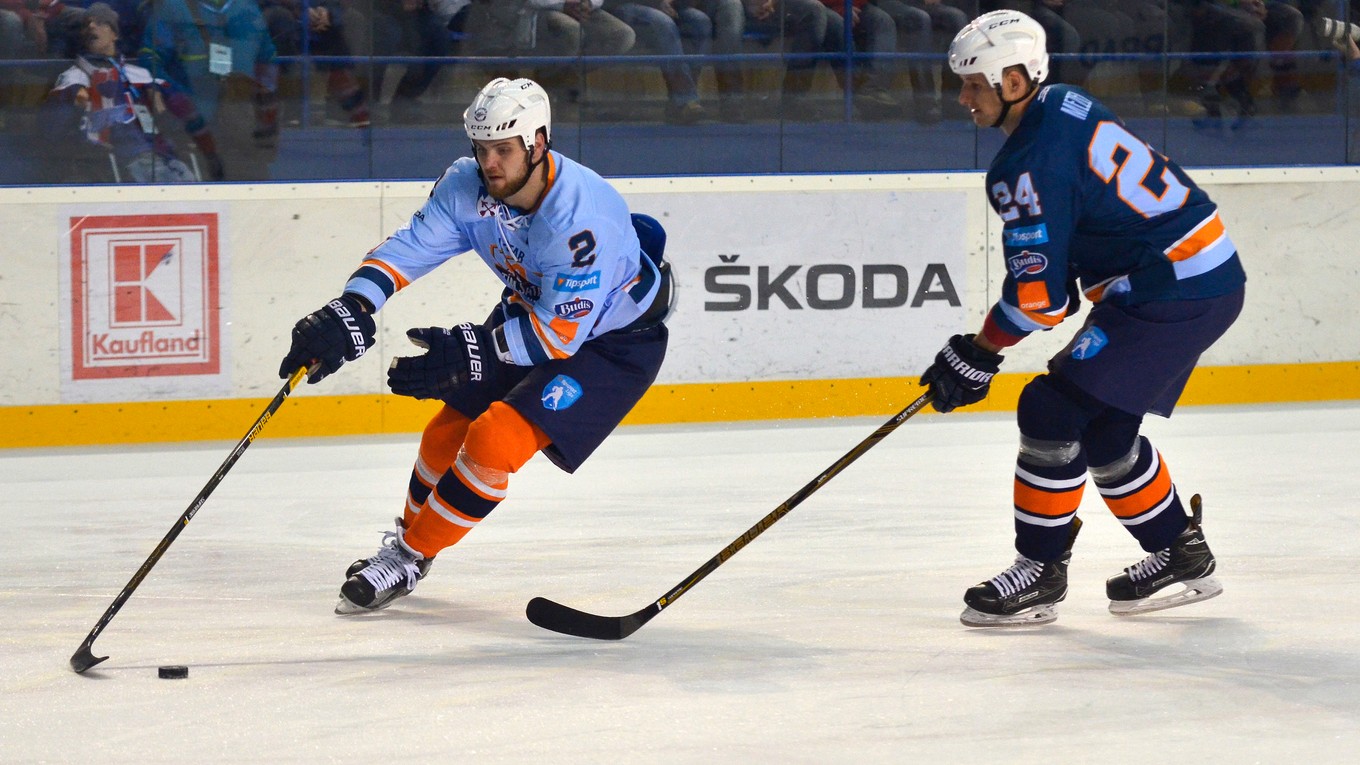 Český obranca sa v Zápase hviezd nestratil. M. Dudáš (vľavo) dvakrát skóroval a vyhral súťaž o najrýchlejšiu strelu. 