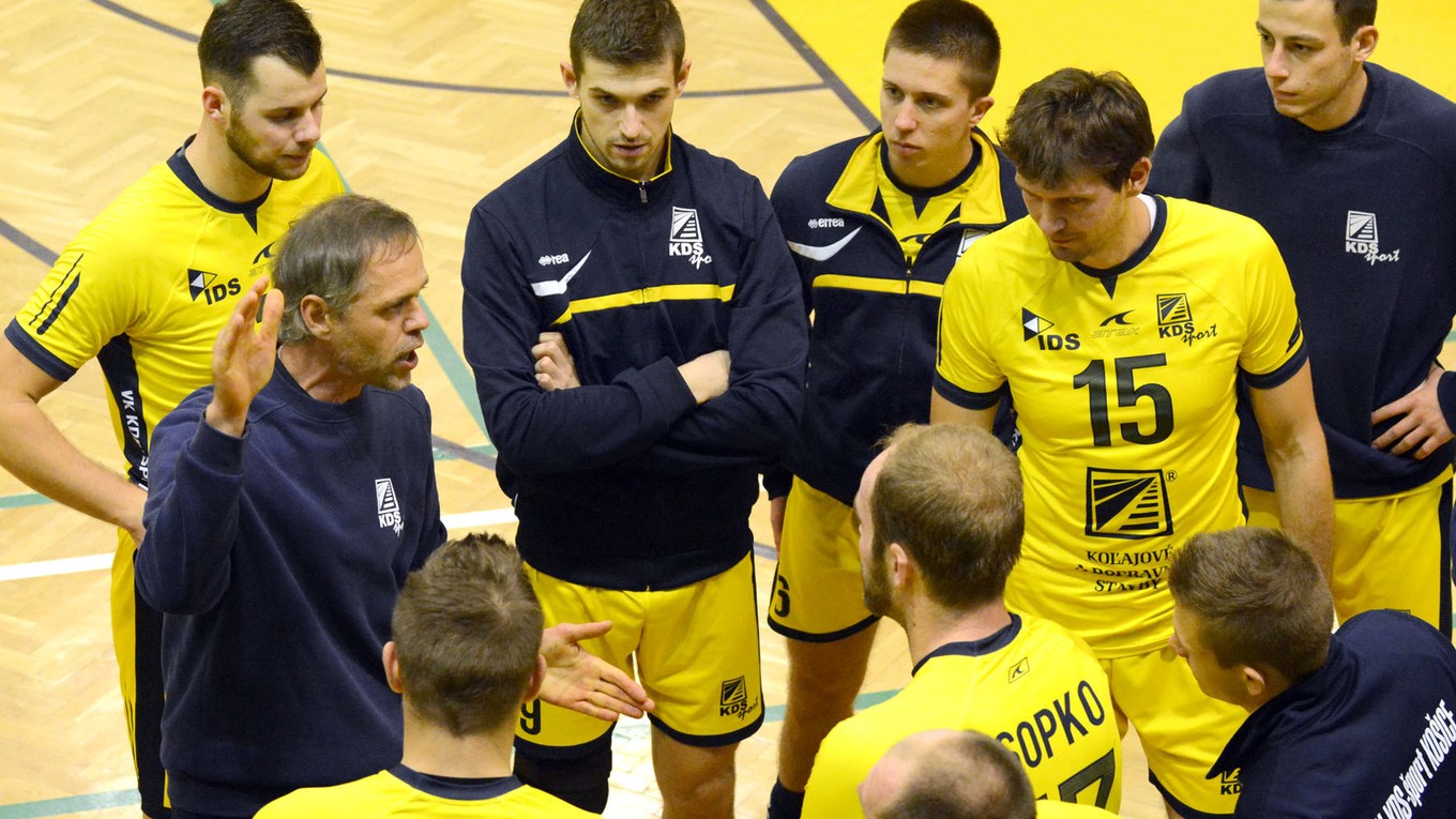 Vypadnutie z pohára hodili Košičania za hlavu. K pohode v kabíne prispeli aj čerstvé narodeniny Miloša Labika (vpravo).