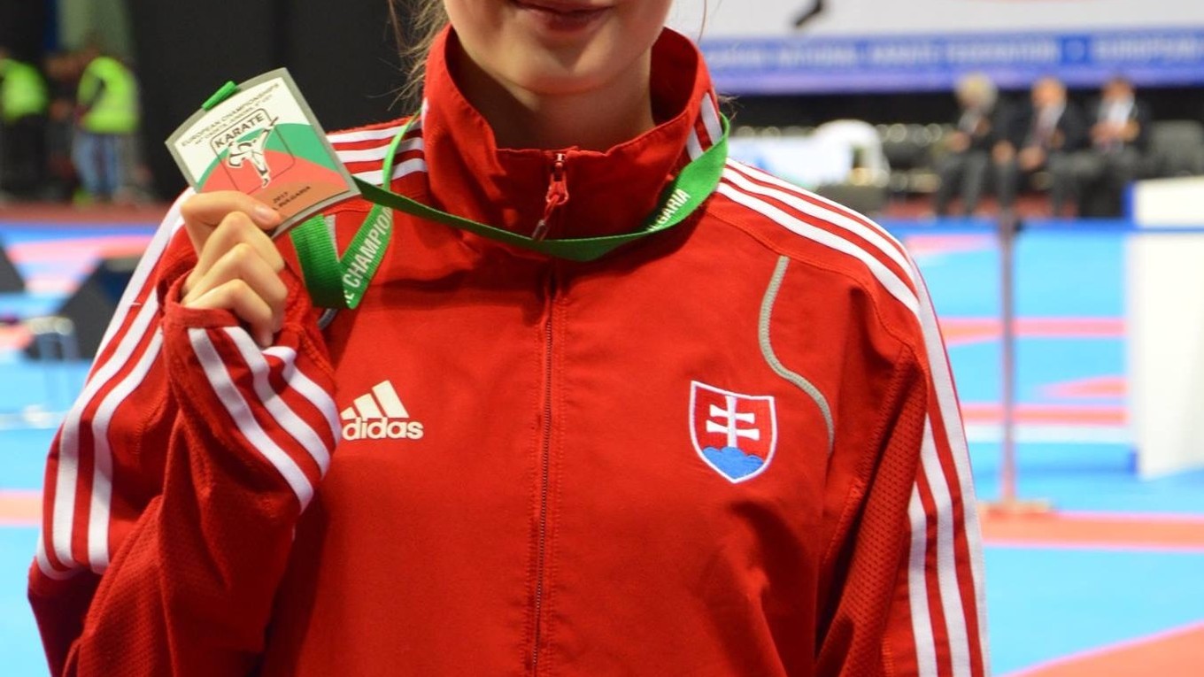 S medailou na krku. Viktória Pillárová na šampionáte v Sofii.