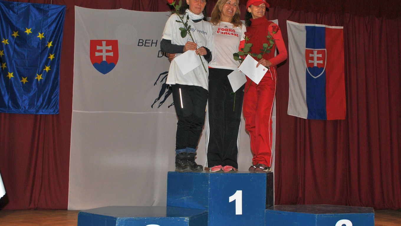 Ženy od 50 rokov. Zľava: Danica Božová (druhá), Ildiko Varga (prvá), Alžbeta Tiszová (tretia).