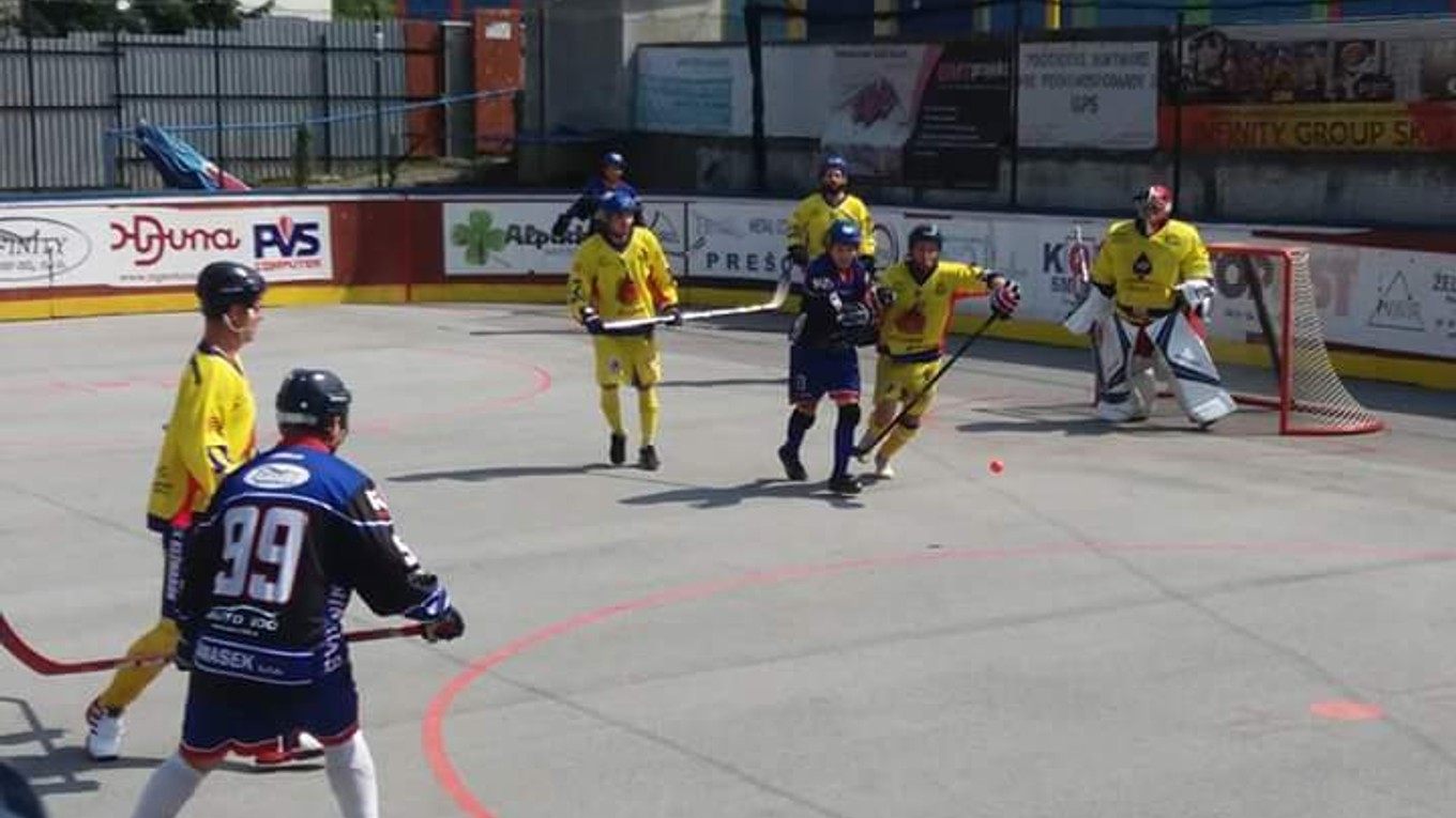 Hokejbalisti Kežmarku sa vrhli do letnej prípravy. 