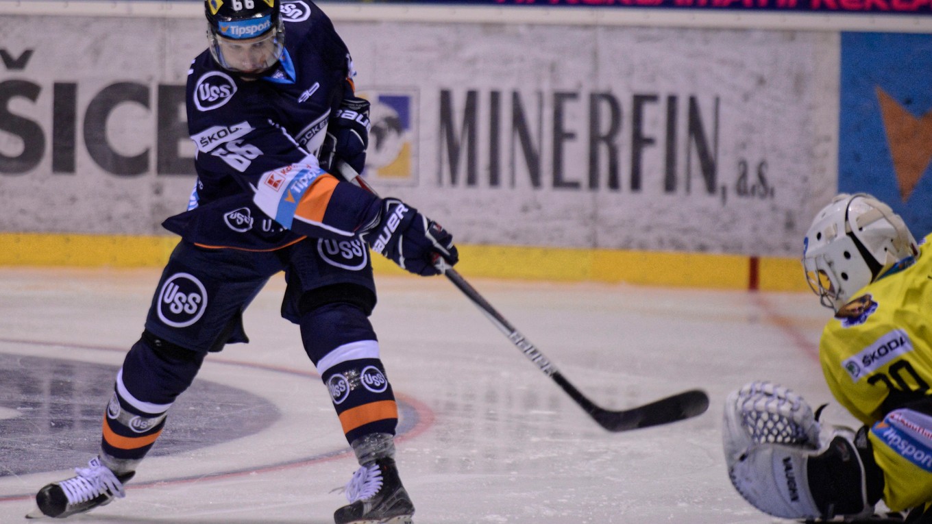 Otvoril si účet. Petr Kafka.