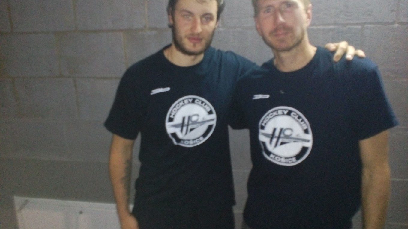 Brankárski kolegovia. Vľavo Habal, vpravo Lundström.