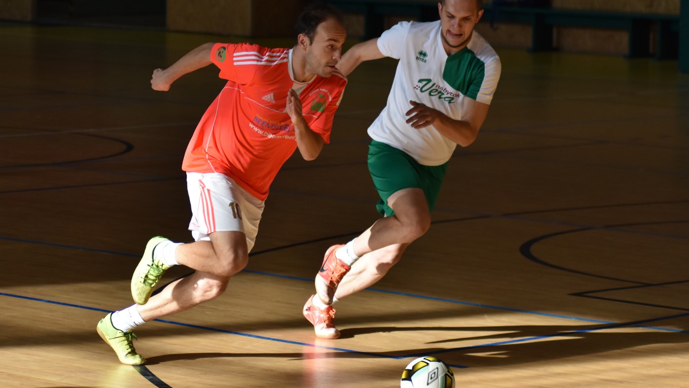 Opäť sa rozbiehajú boje v michalovskej futsalovej lige.