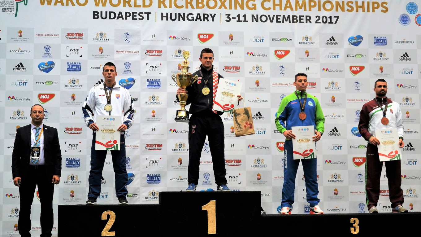 Strieborný medailista. M. Stričík (vľavo) si vybojoval titul vicemajstra.