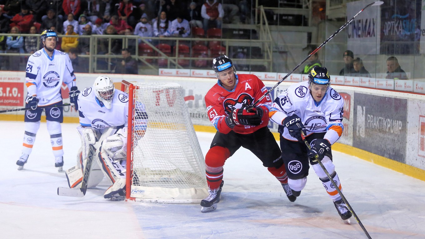 Prvýkrát v košickom drese. Martin Gernát (vpravo) k výhre pod Urpínom nepomohol.