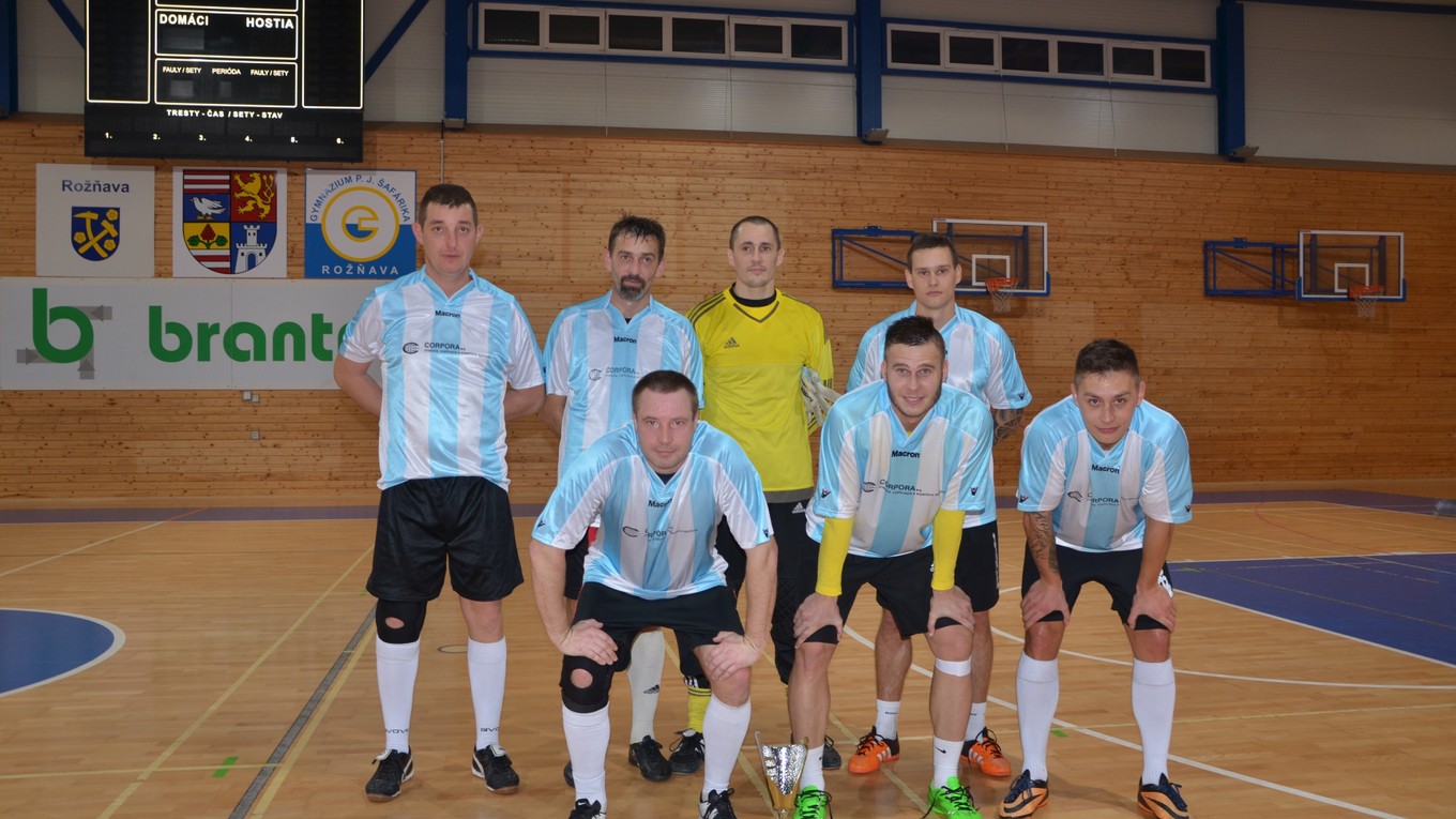 Víťazi turnaja Rožňava cup mužstvo Pirane.