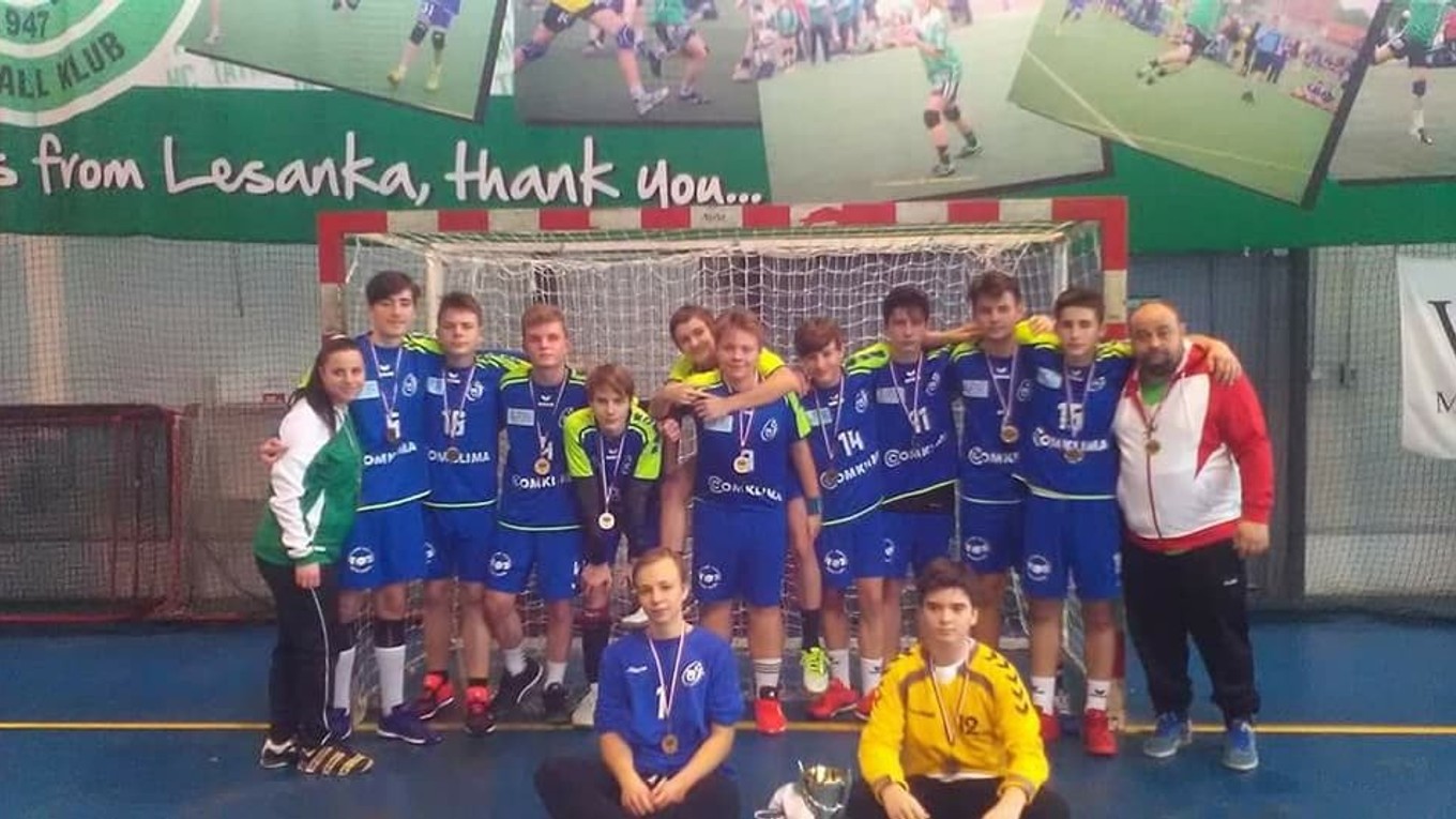 Trebišovskí starší žiaci so striebrom.